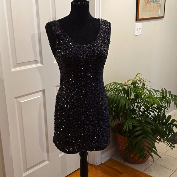 BLACK SEQUINED DRESS - Picture 1 of 6